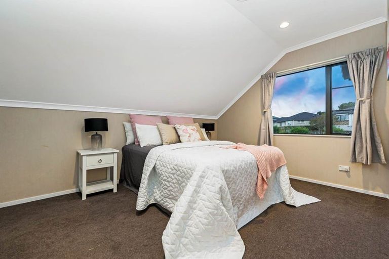 Photo of property in 4a Dapple Place, Flat Bush, Auckland, 2019