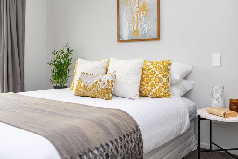 Photo of property in 7 Fairbairn Close, Halswell, Christchurch, 8025