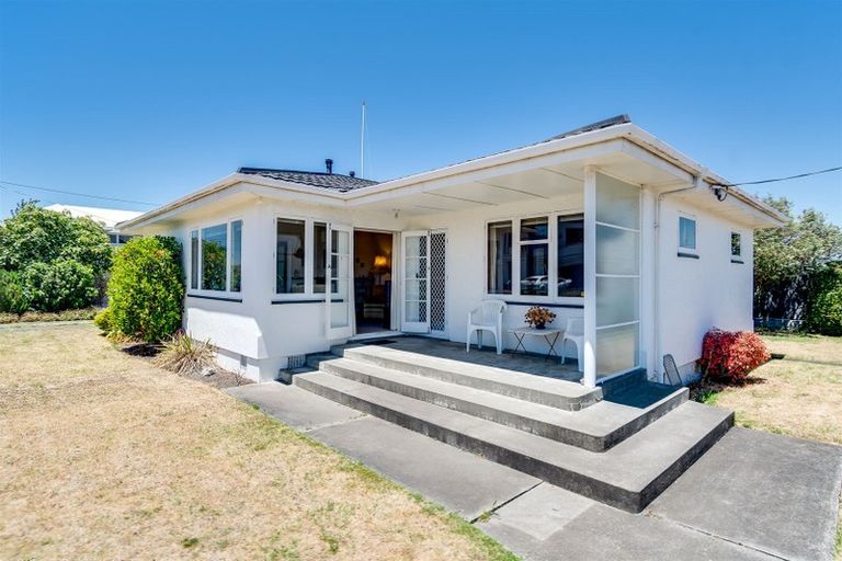 Photo of property in 42 Charles Street, Westshore, Napier, 4110