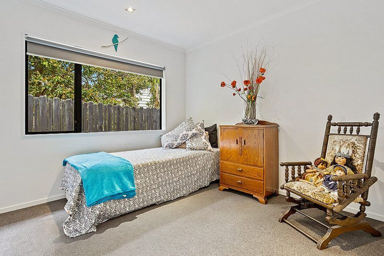 Photo of property in 71a Stottholm Road, Titirangi, Auckland, 0604