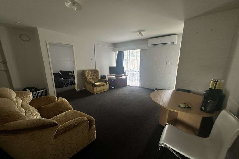 Photo of property in 1/12 Wood Street, Wallaceville, Upper Hutt, 5018