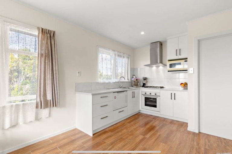 Photo of property in 1/14 Chequers Avenue, Glenfield, Auckland, 0629