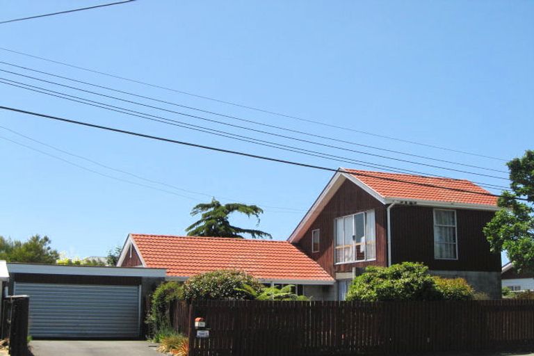 Photo of property in 11 Shortland Street, Wainoni, Christchurch, 8061