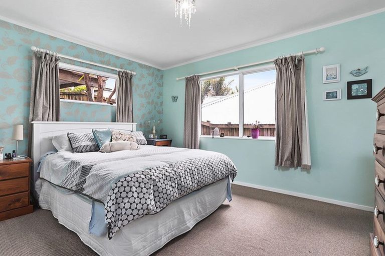 Photo of property in 1/10 Ambler Avenue, Glen Eden, Auckland, 0602