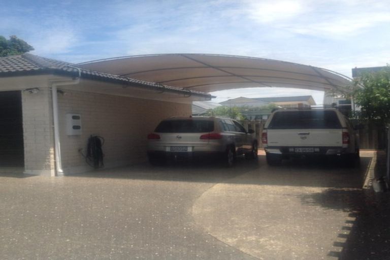 Photo of property in 1/4 Shakespeare Road, Milford, Auckland, 0620