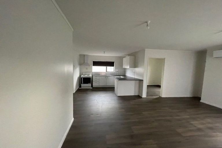 Photo of property in 1/21 Solveig Place, Randwick Park, Auckland, 2105