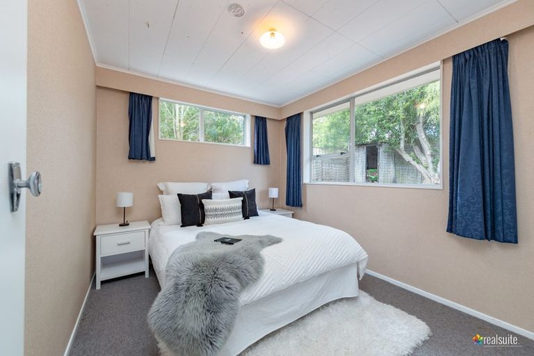 Photo of property in 7 Garth Lane, Maoribank, Upper Hutt, 5018