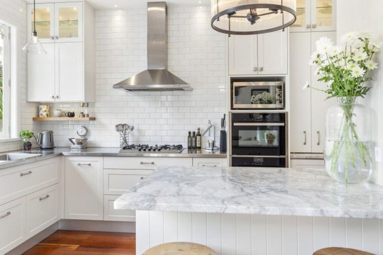 Photo of property in 8 Park Street, Thorndon, Wellington, 6011