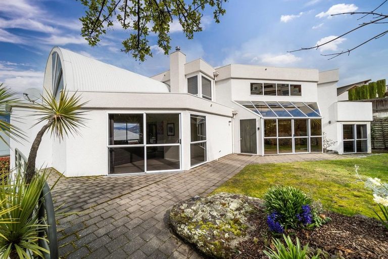 Photo of property in 2 Peregrine Place, Queenstown, 9300