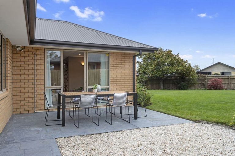 Photo of property in 4 Lowe Place, Rangiora, 7400