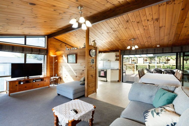 Photo of property in 15 Esmae Place, Dinsdale, Hamilton, 3204