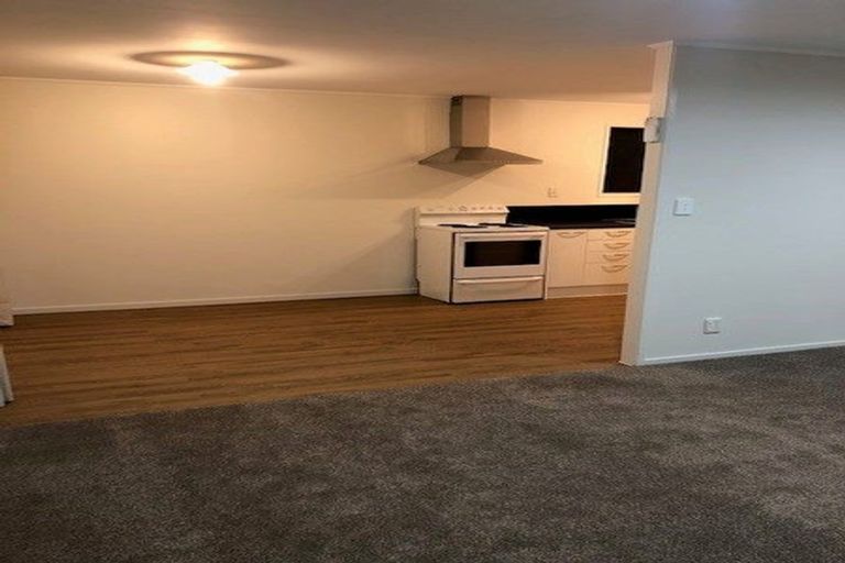 Photo of property in 2/10 Taitimu Drive, Weymouth, Auckland, 2103