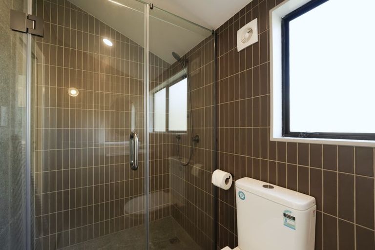 Photo of property in 2 Glendawn Place, Bayview, Auckland, 0629