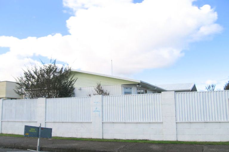 Photo of property in 2/608 Elm Road, Akina, Hastings, 4122