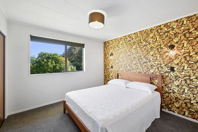 Photo of property in 194 Mangorei Road, Merrilands, New Plymouth, 4312