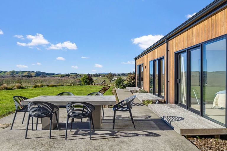 Photo of property in 35 Tapairu Road, Waipawa, 4275