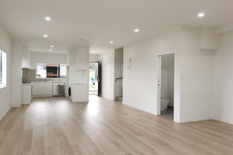 Photo of property in 9a Crestview Rise, Papakura, 2110