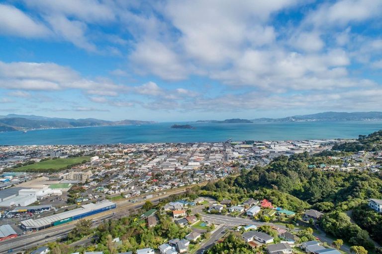 Photo of property in 101 Dowse Drive, Maungaraki, Lower Hutt, 5010