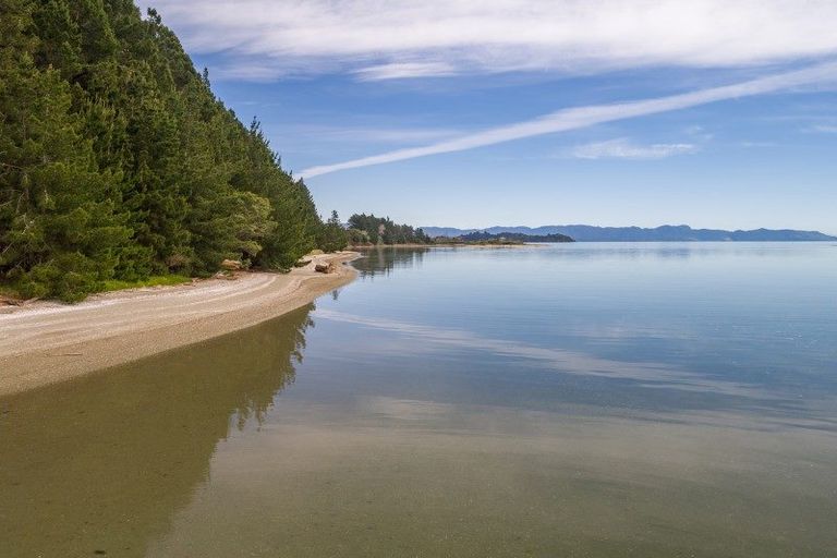 Photo of property in 173 Tangmere Road, Takaka, 7183