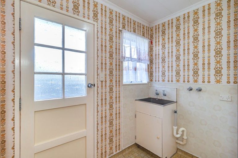 Photo of property in 102a Winchester Street, Levin, 5510