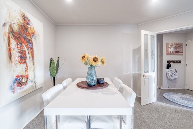 Photo of property in 1/8 Mandica Place, Sunnynook, Auckland, 0632