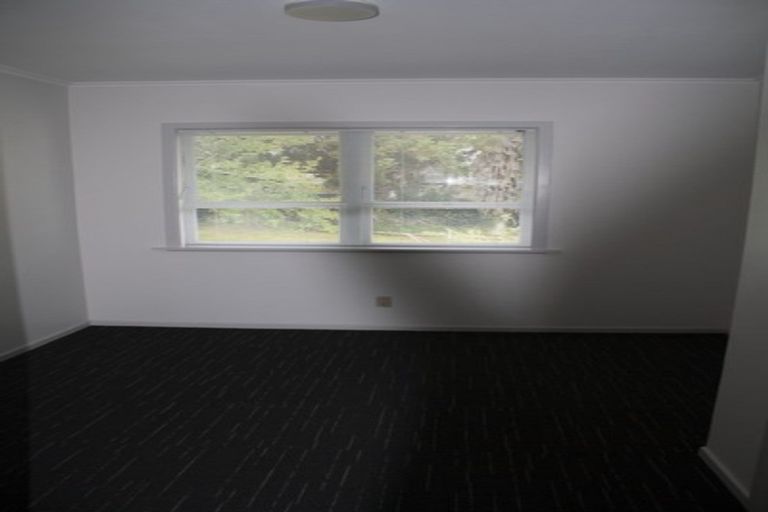 Photo of property in 17 Windy Ridge Road, Glenfield, Auckland, 0629