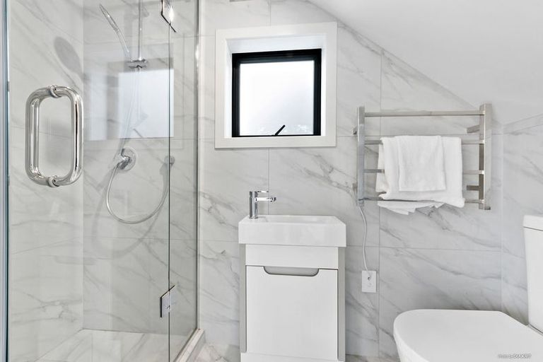 Photo of property in 8/1 Kaponga Crescent, New Lynn, Auckland, 0600