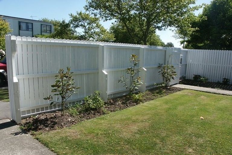 Photo of property in 1/9 Wadeley Road, Ilam, Christchurch, 8041