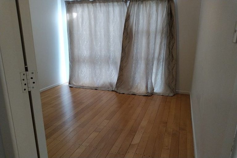 Photo of property in 21 Linwood Avenue, Forrest Hill, Auckland, 0620