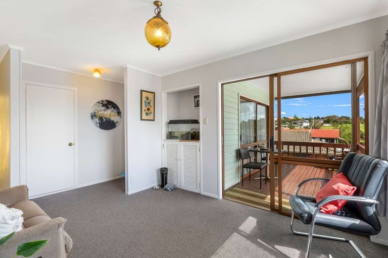 Photo of property in 32 Kirby Street, Glendene, Auckland, 0602