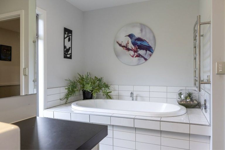 Photo of property in 60 Dalmore Way, Acacia Bay, Taupo, 3385