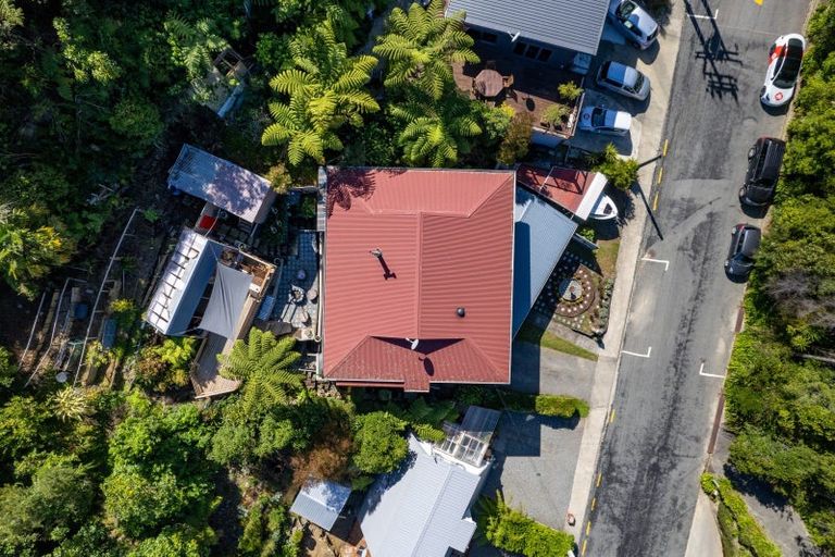 Photo of property in 16 Arthur Crescent, Waikawa, Picton, 7220