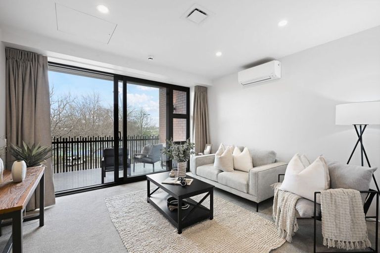 Photo of property in 33 Liverpool Street, Levin, 5510