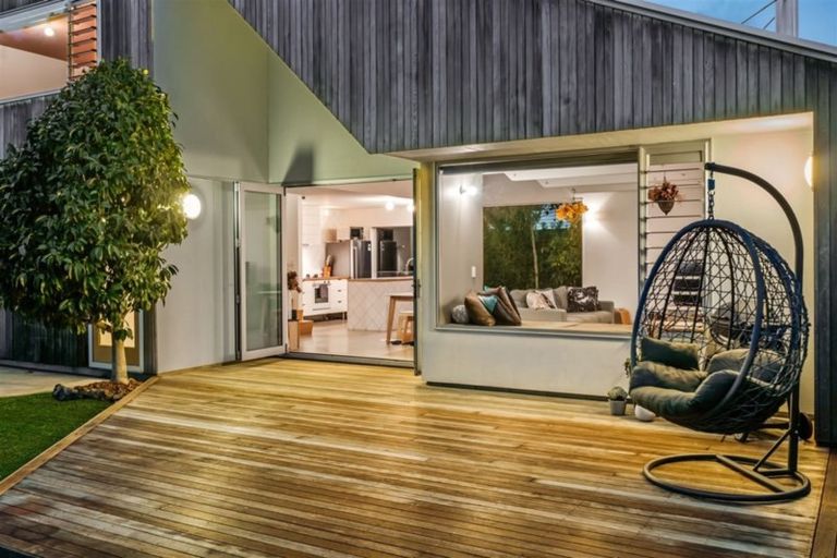 Photo of property in 49a Oranga Avenue, Onehunga, Auckland, 1061