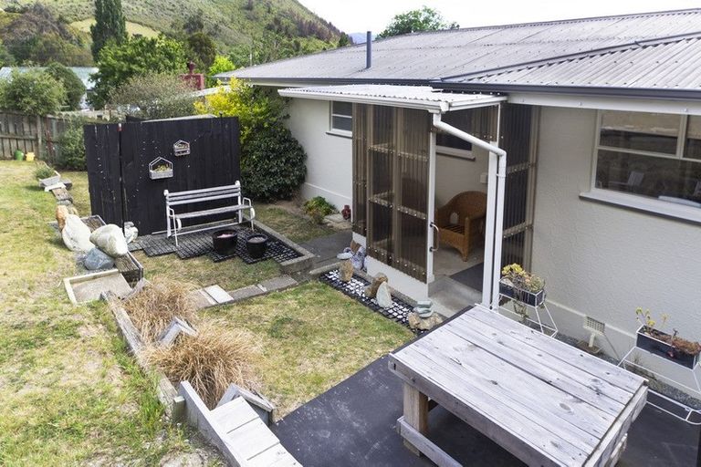 Photo of property in 8 Settlement Road, Kurow, 9435