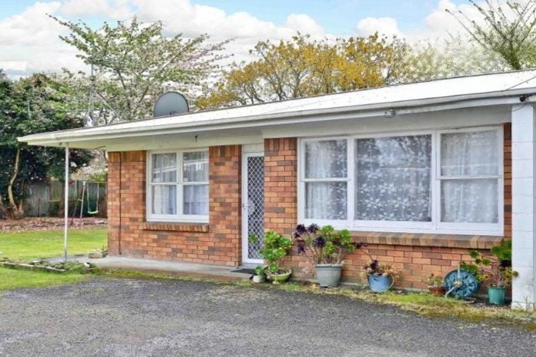 Photo of property in 80 Mount View Road, Melville, Hamilton, 3206