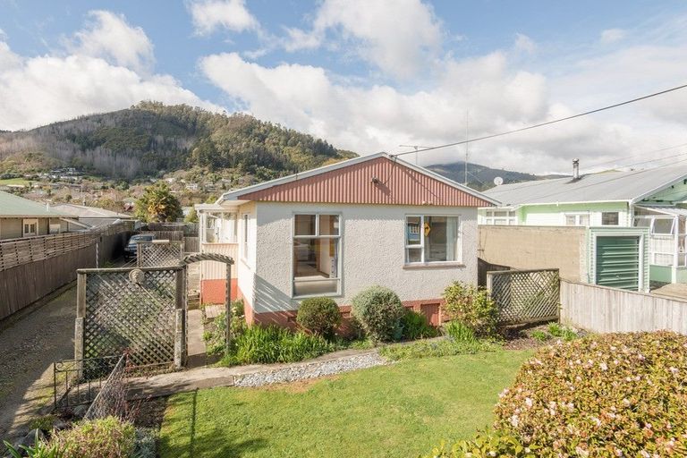 Photo of property in 1/125 Tipahi Street, Nelson South, Nelson, 7010