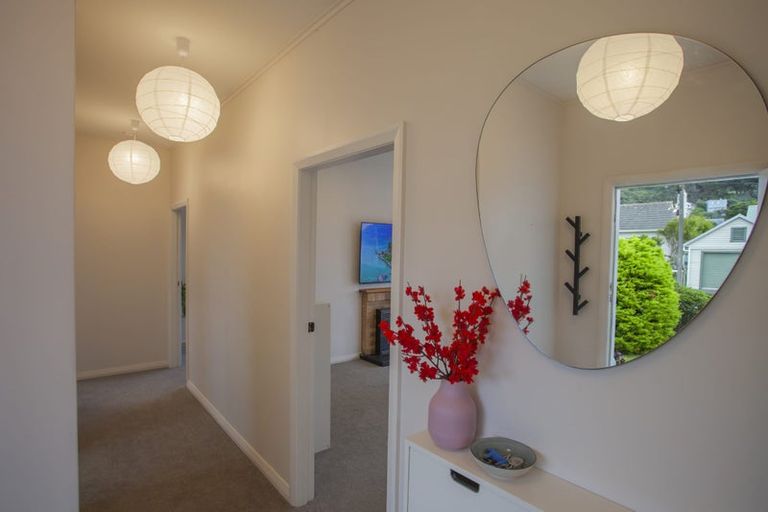 Photo of property in 15 Leveson Street, Strathmore Park, Wellington, 6022