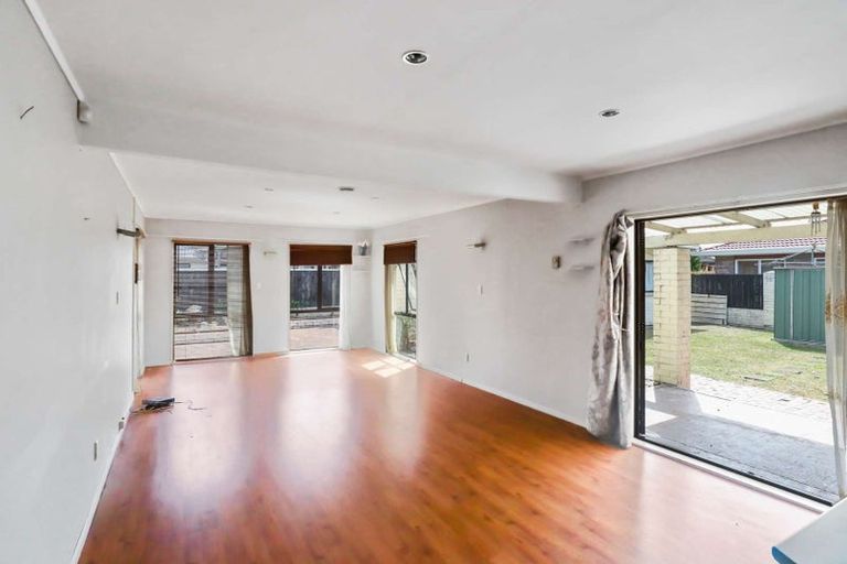 Photo of property in 20 Beaumaris Way, Conifer Grove, Takanini, 2112