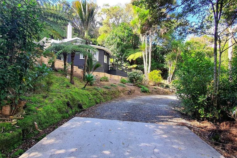 Photo of property in 1080 Sandspit Road, Sandspit, Warkworth, 0982