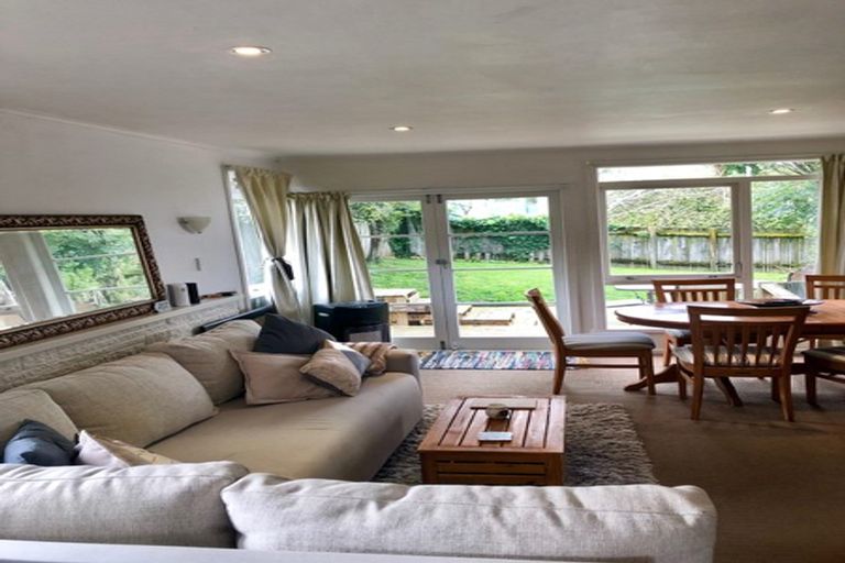 Photo of property in 2/41 Selwyn Crescent, Forrest Hill, Auckland, 0620