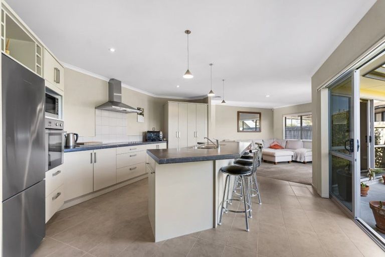 Photo of property in 44 Gibson Place, Papamoa Beach, Papamoa, 3118