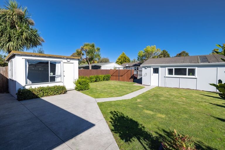 Photo of property in 2 Pembroke Street, Avondale, Christchurch, 8061