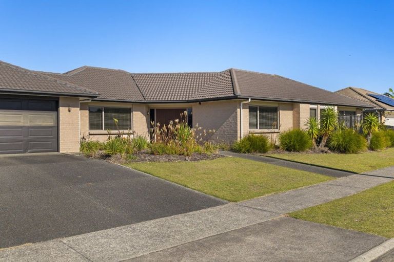 Photo of property in 44 Gibson Place, Papamoa Beach, Papamoa, 3118