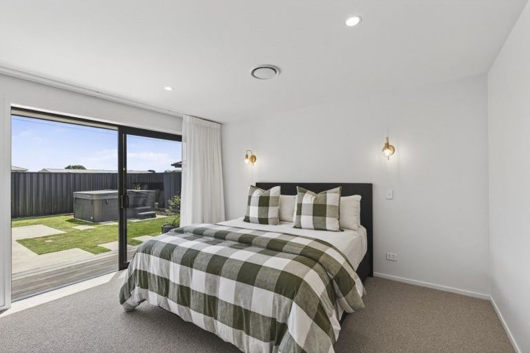 Photo of property in 247 Huatoki Street, Upper Vogeltown, New Plymouth, 4310
