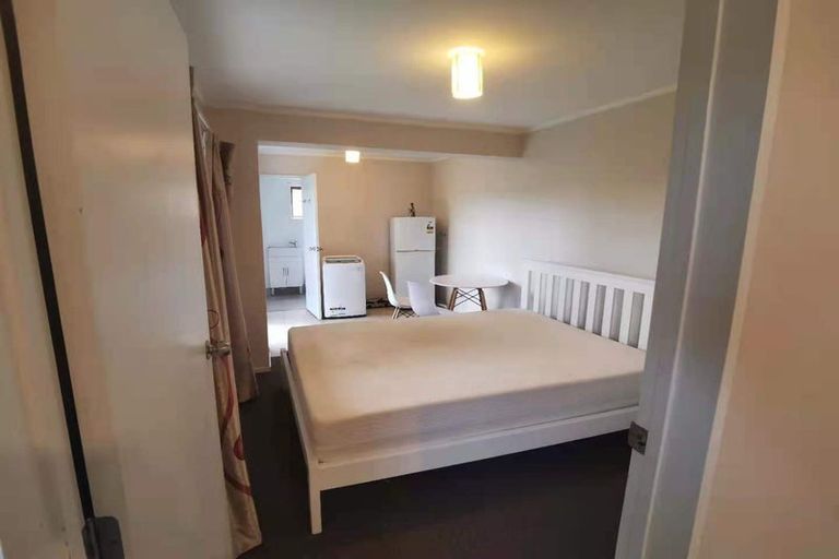 Photo of property in 38 Oaktree Avenue, Browns Bay, Auckland, 0630