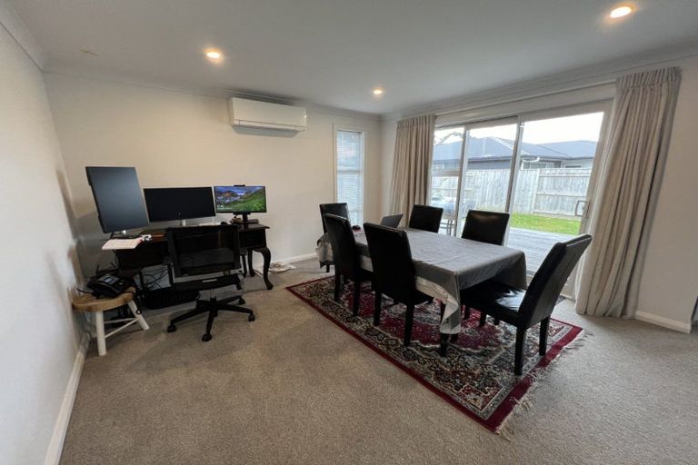 Photo of property in 89 Johnstone Drive, Fitzherbert, Palmerston North, 4410