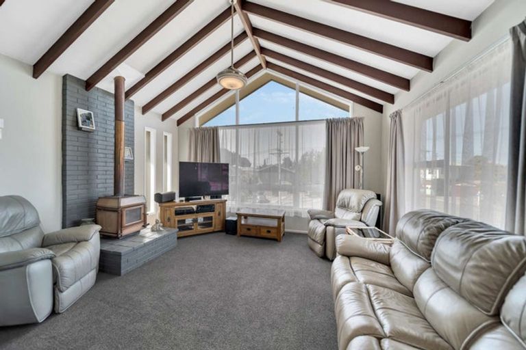 Photo of property in 1 Oxford Street, Holmes Hill, Oamaru, 9401