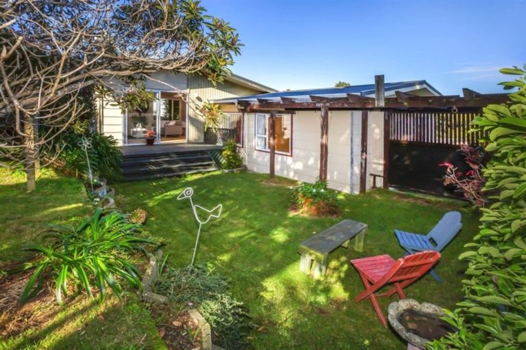 Photo of property in 24a Sea Vista Drive, Pukerua Bay, 5026