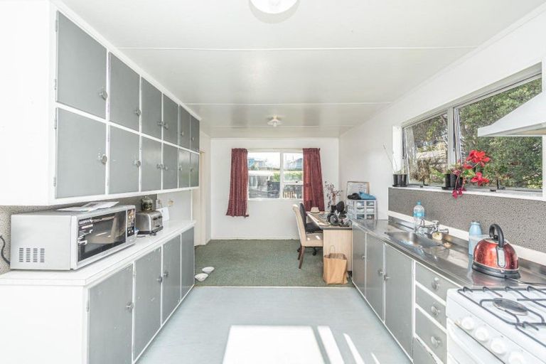 Photo of property in 90a Karaka Street, Castlecliff, Whanganui, 4501